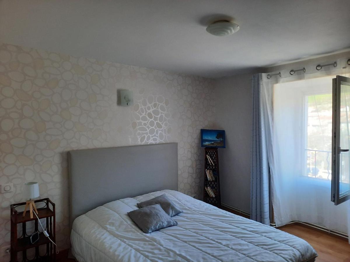 Maison Spacieuse Et Agreable Saint-Georges-de-Luzencon Ngoại thất bức ảnh