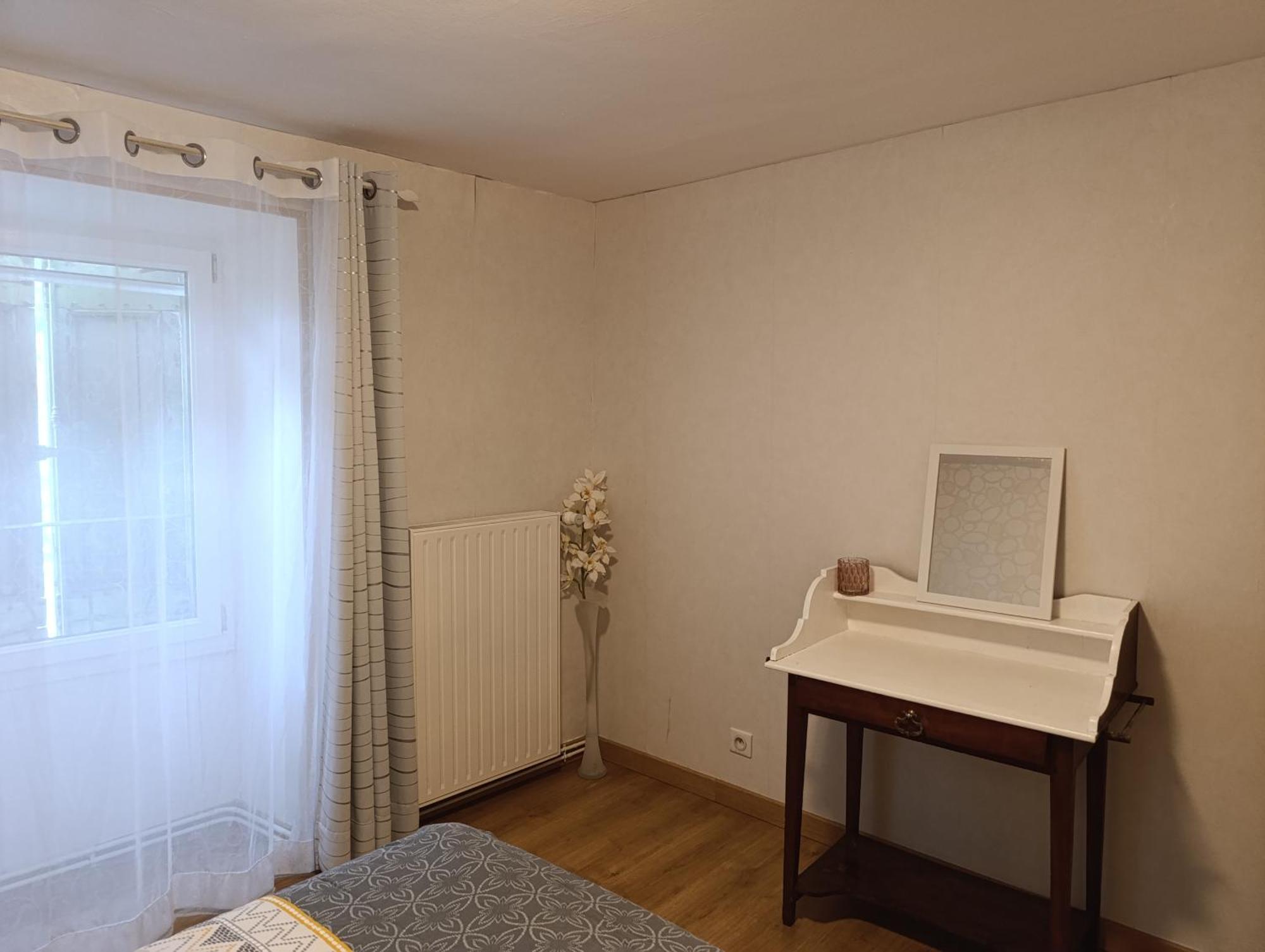 Maison Spacieuse Et Agreable Saint-Georges-de-Luzencon Ngoại thất bức ảnh