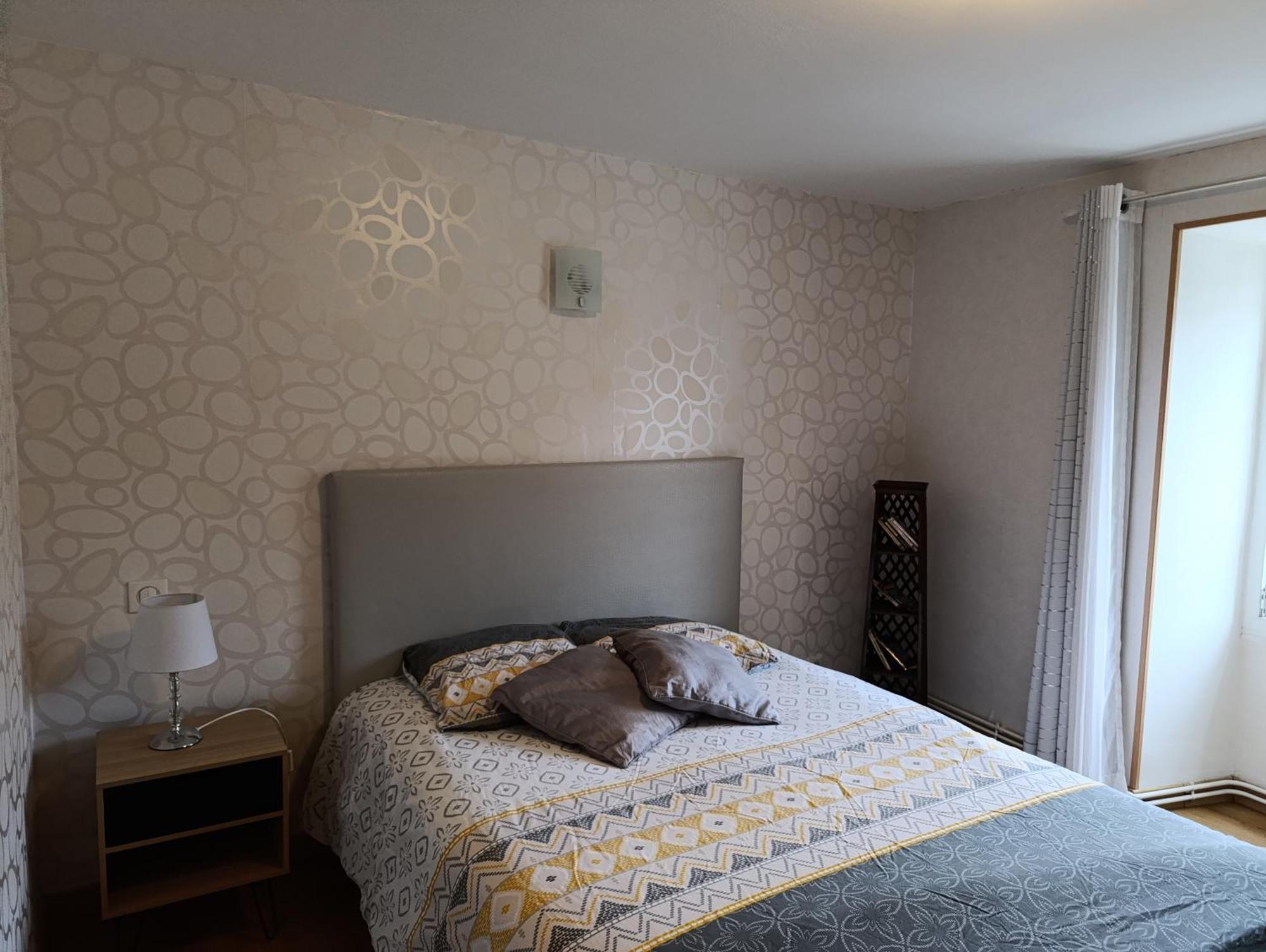 Maison Spacieuse Et Agreable Saint-Georges-de-Luzencon Ngoại thất bức ảnh