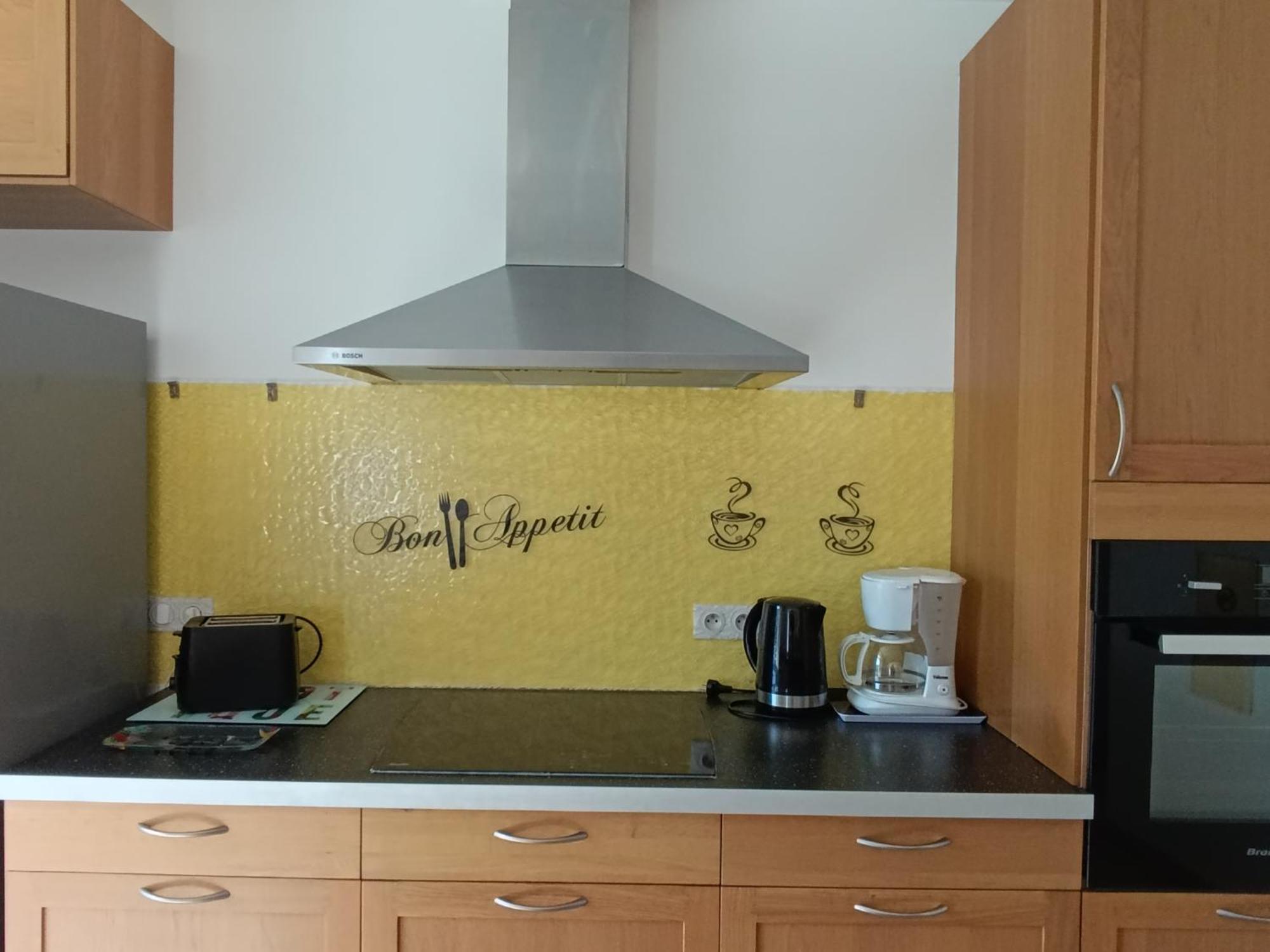 Maison Spacieuse Et Agreable Saint-Georges-de-Luzencon Ngoại thất bức ảnh