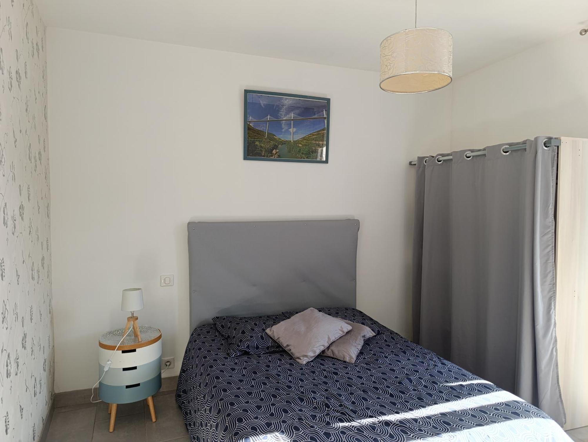 Maison Spacieuse Et Agreable Saint-Georges-de-Luzencon Ngoại thất bức ảnh